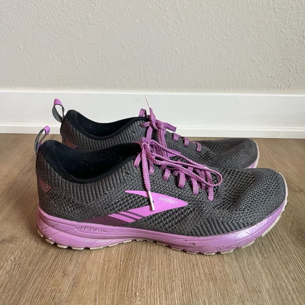 Brooks Revel 5, Woman’s Running/Walking Shoes, Charcoal Grey/Sparkly Purple, 10