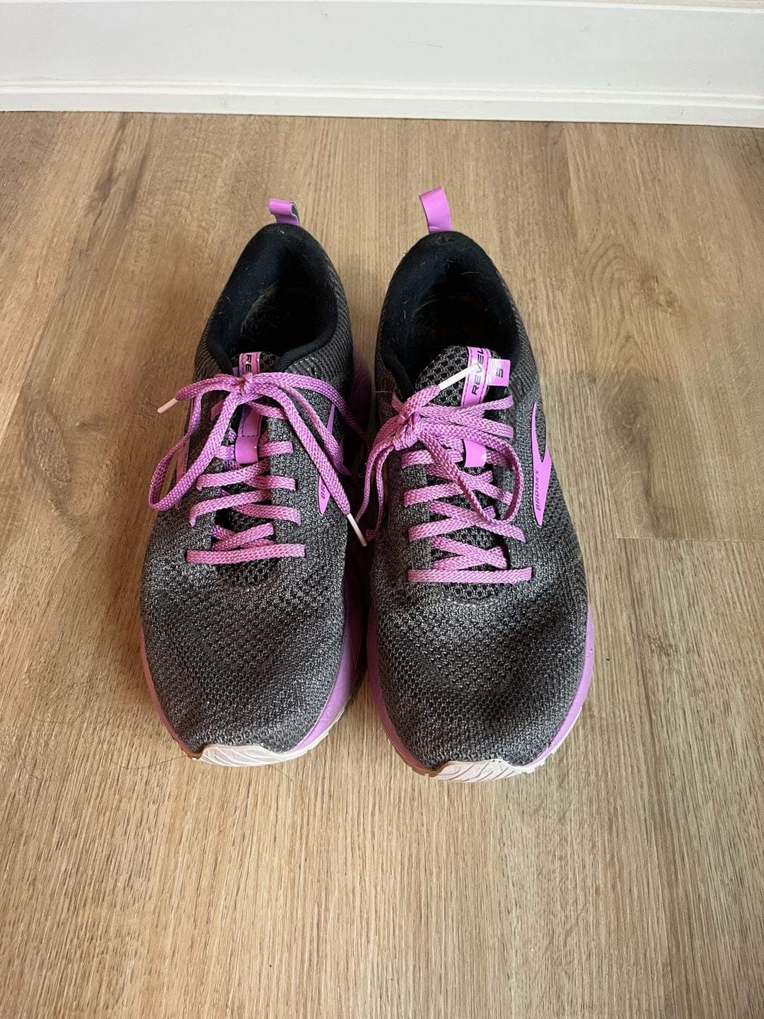 Brooks Revel 5, Woman’s Running/Walking Shoes, Charcoal Grey/Sparkly Purple, 10 8