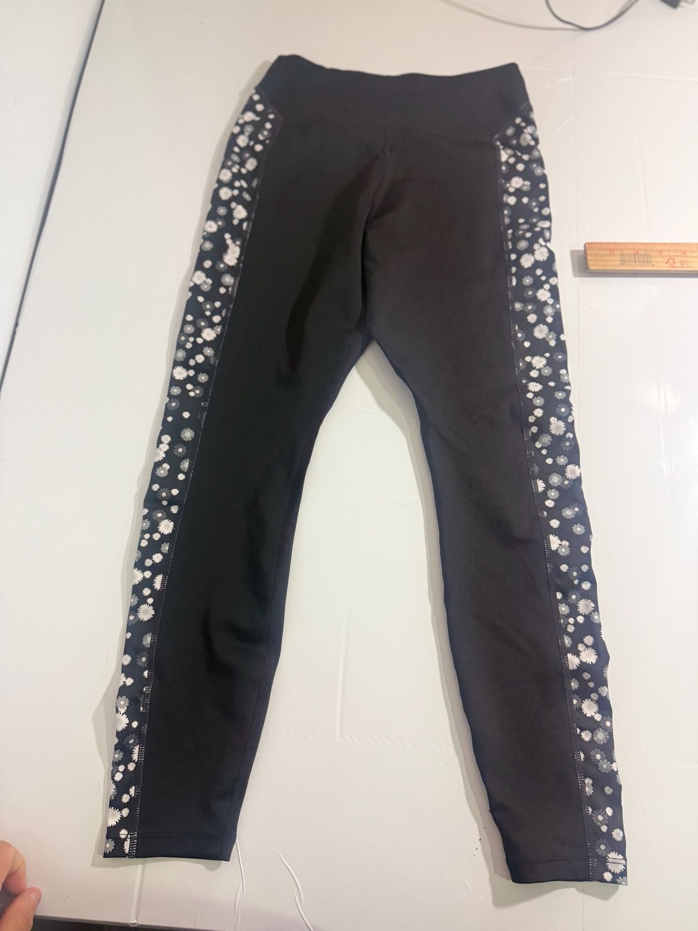 Nike Dri-FIT Leggings Size M Black Daisy Side Panels 9