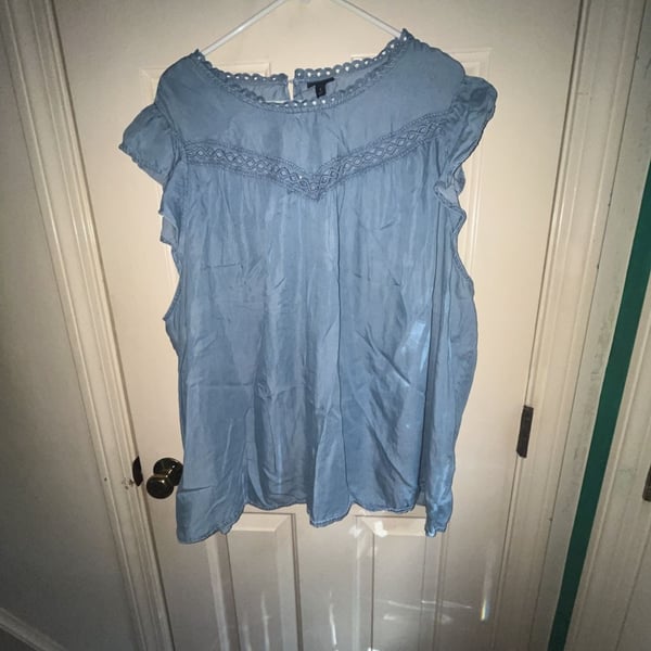 Torrid Blue Ruffle Sleeve Pleated Top Size 4