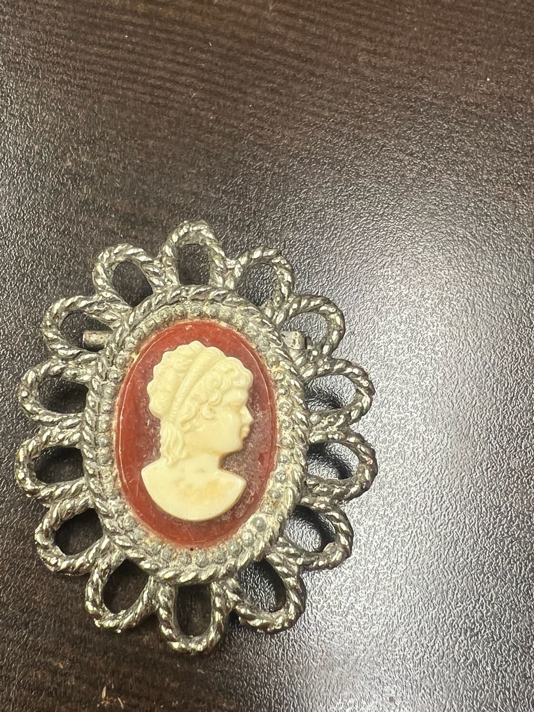 Vintage Cameo Brooch Lady Portrait Pin Silver Tone Oval 2