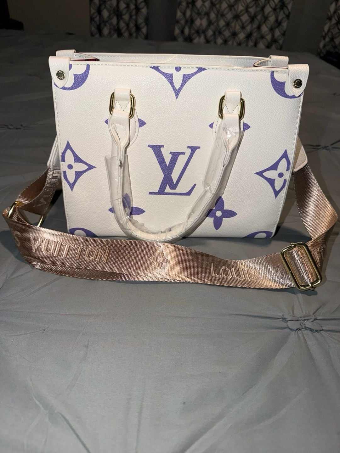 Louis Vuitton Onthego MM Tote Bag White Monogram Canvas 3