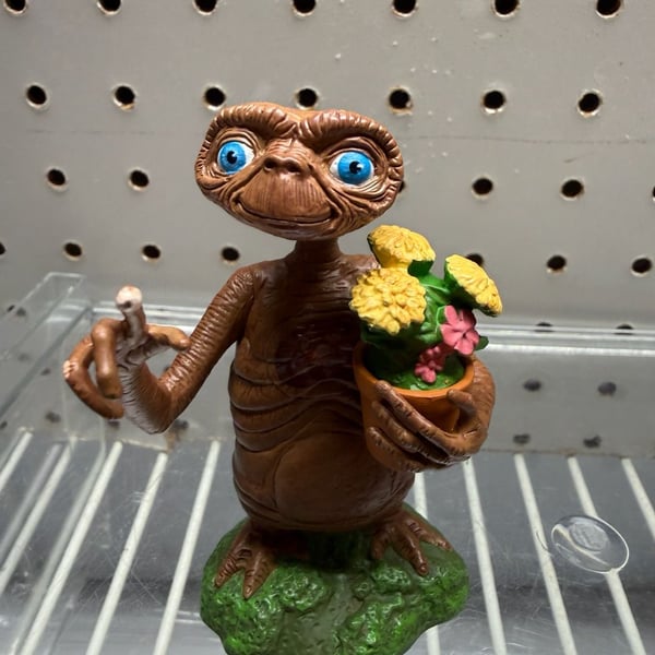 Universal Studios E.T. The Extra-Terrestrial Figurine