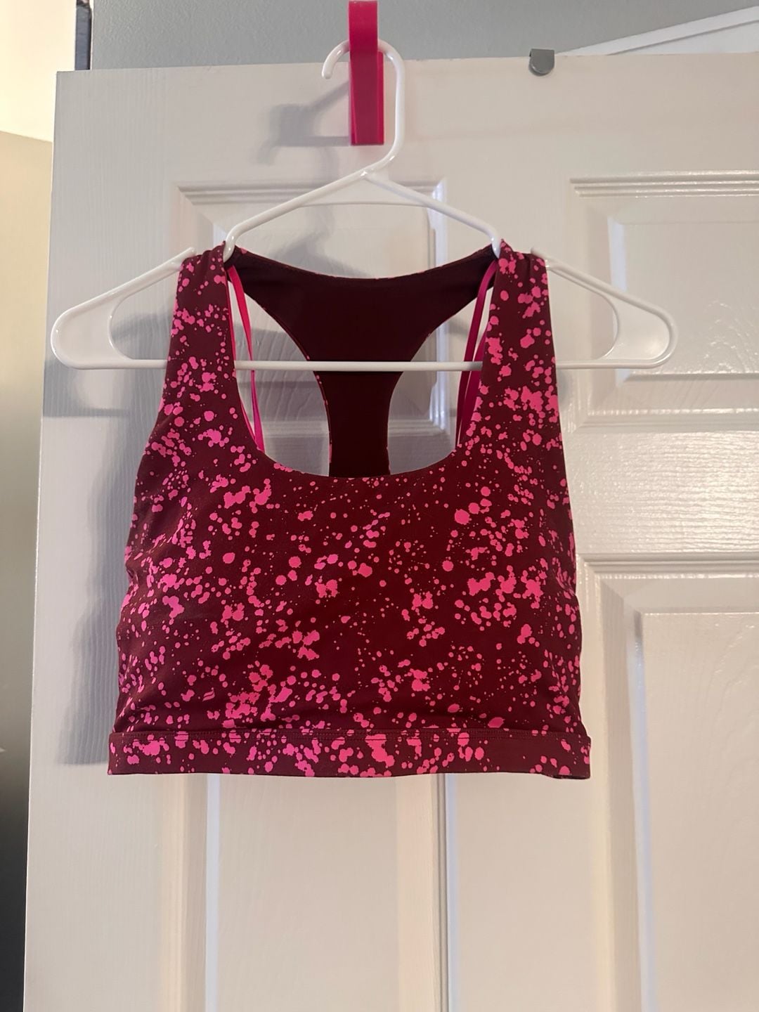Fabletics Vaasa Sports Bra Size M Red Pink Splatter Print 2
