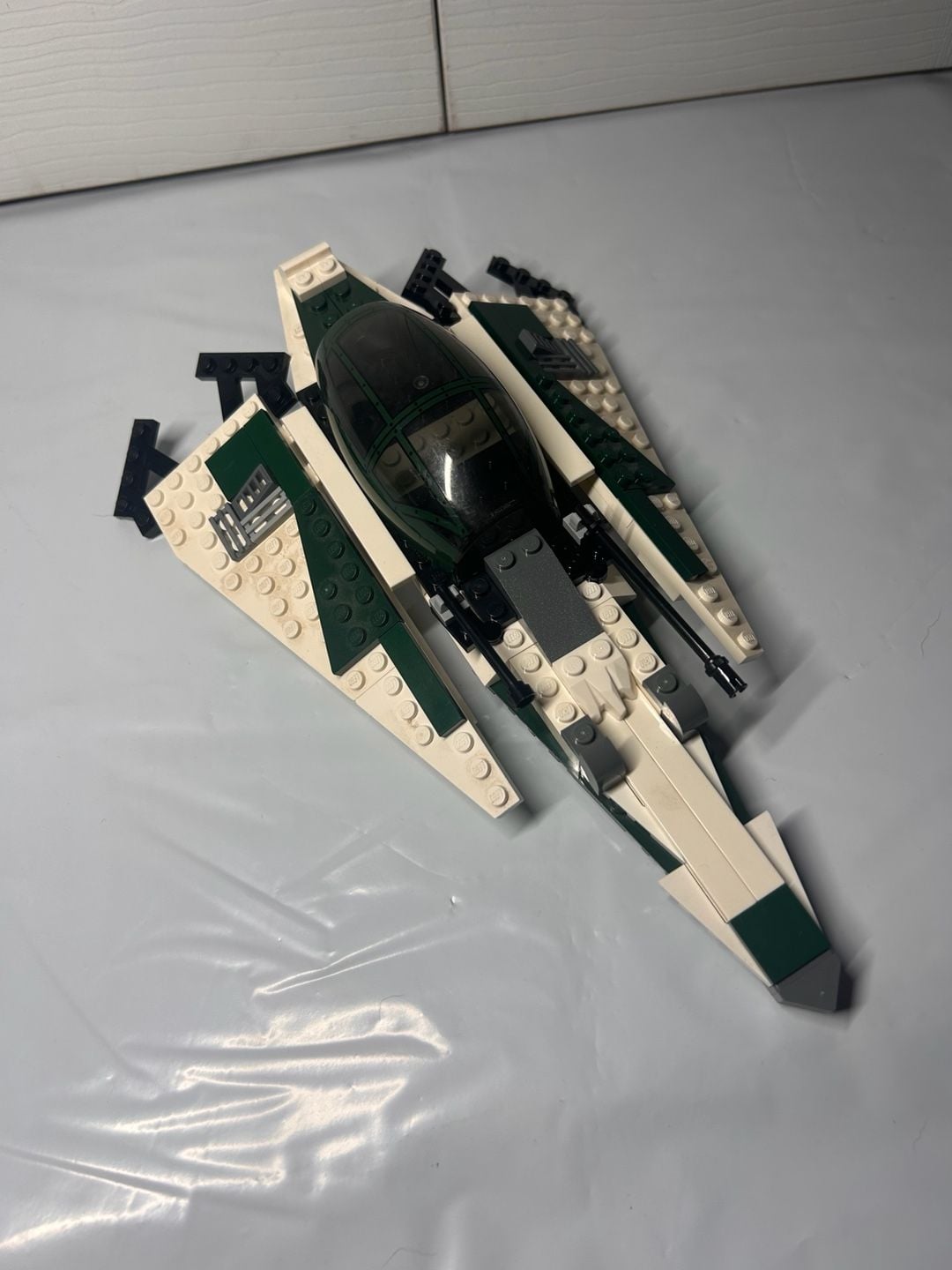 LEGO Star Wars Jedi Starfighter Green White Spacecraft 2