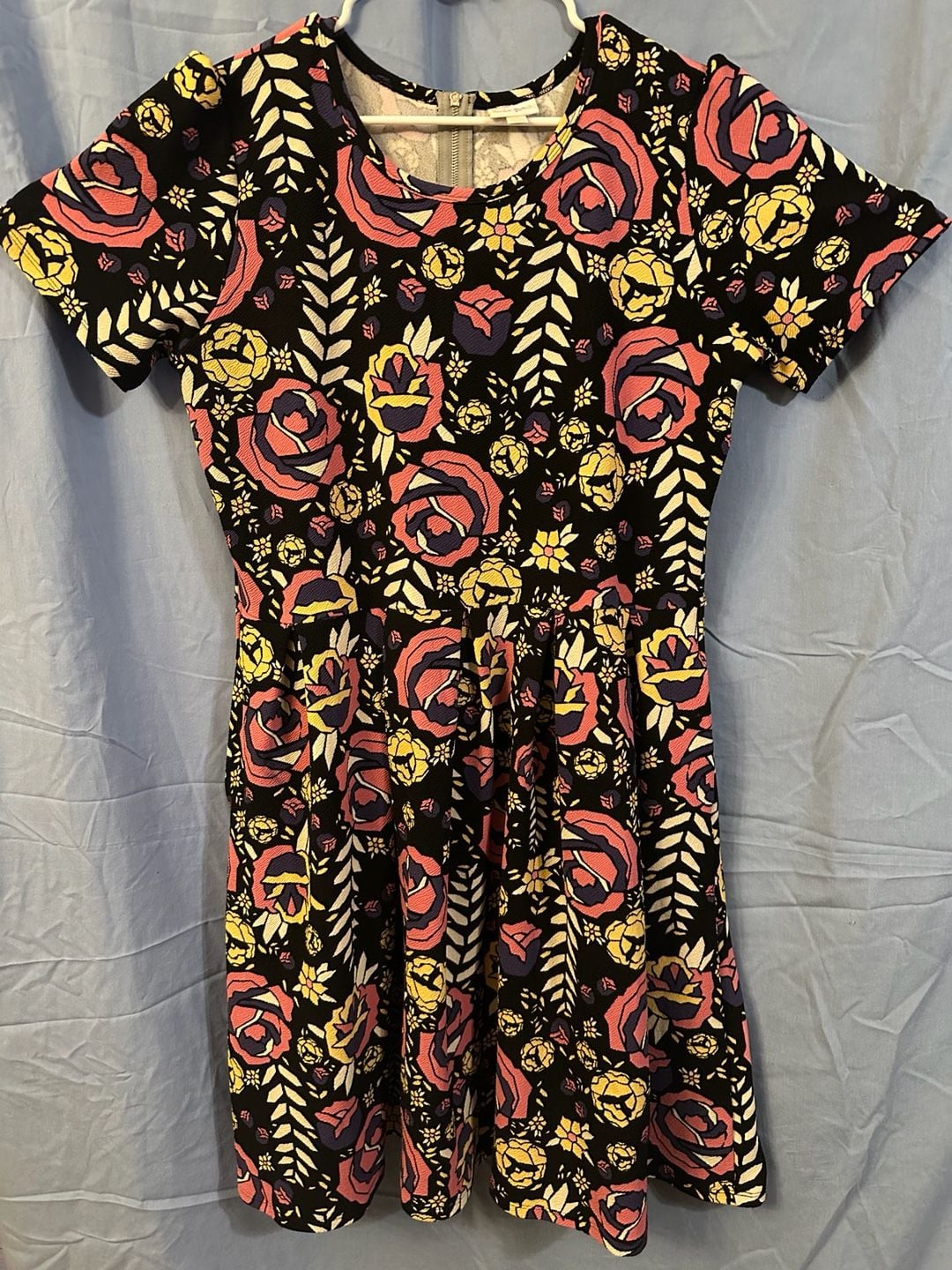 LuLaRoe Amelia Dress Size 3XL Floral Rose Print Pleated Zipper Back 2
