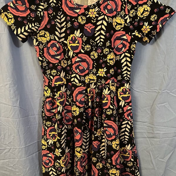 LuLaRoe Amelia Dress Size 3XL Floral Rose Print Pleated Zipper Back