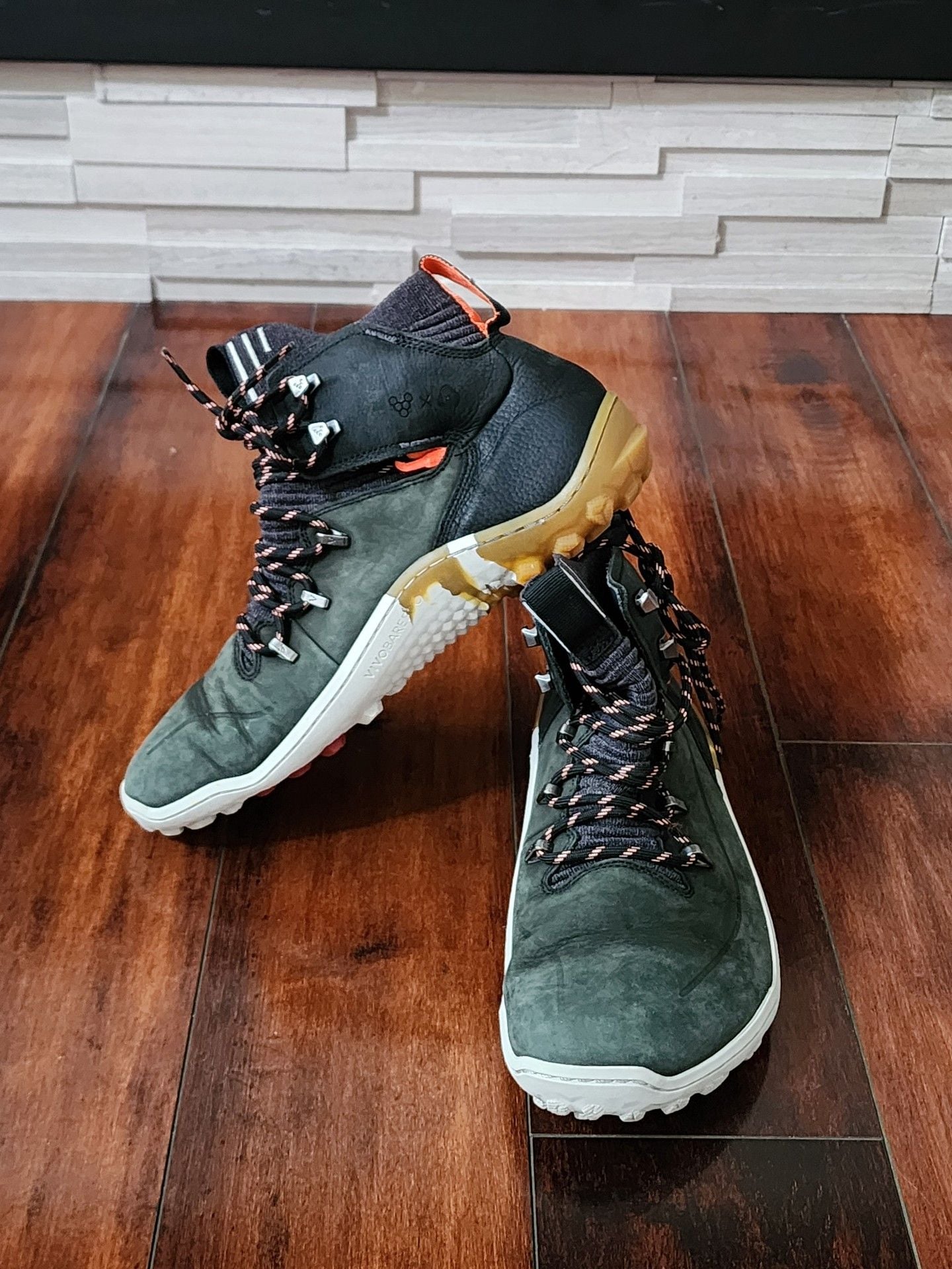 Vivobarefoot Tracker Decon FG2 Hiking Boots Size 42 Green 2