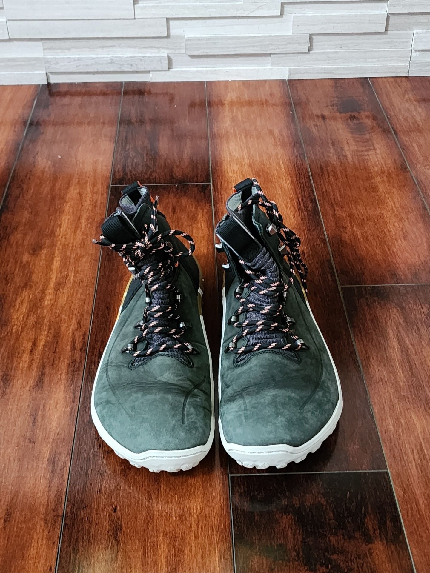 Vivobarefoot Tracker Decon FG2 Hiking Boots Size 42 Green 3