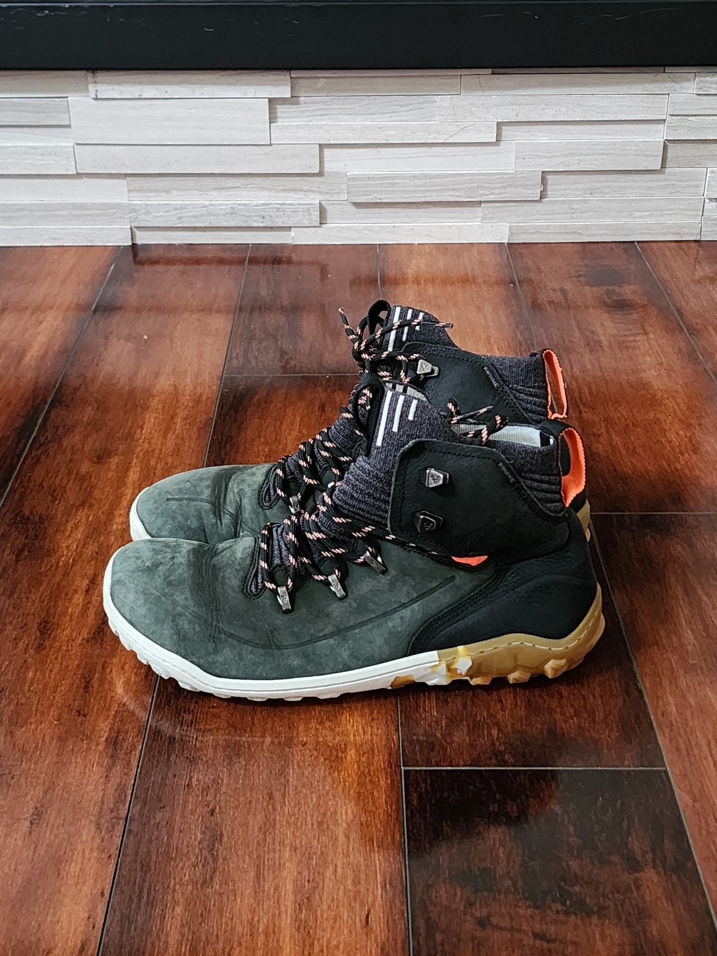 Vivobarefoot Tracker Decon FG2 Hiking Boots Size 42 Green 4
