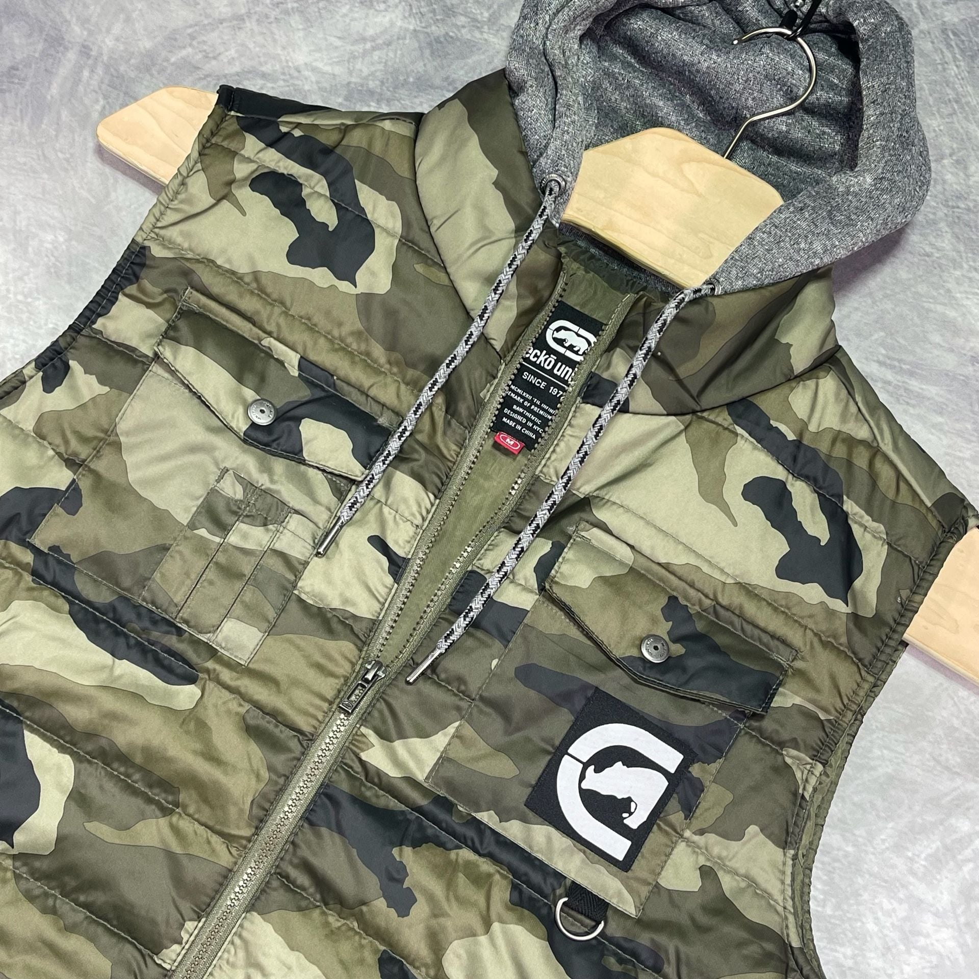 Ecko Unlimited Camo Puffer Vest Hoodie Size M Green Camouflage Full Zip Hooded 2