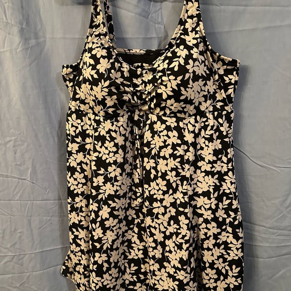 Croft & Barrow Swim Dress Size 3X (24W) Black White Floral One Piece Swimsuit