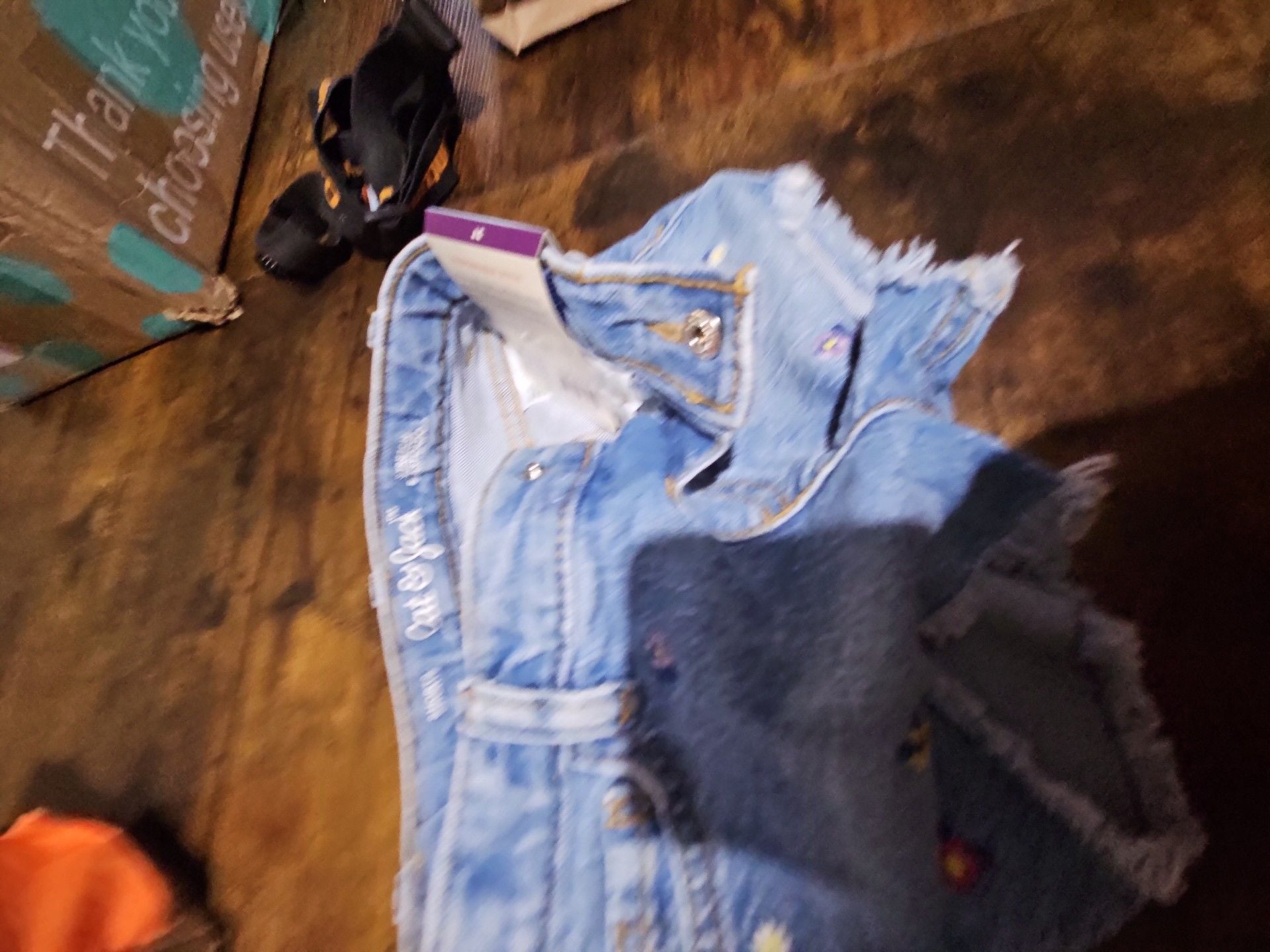 (235) Cat & Jack Floral Denim Shorts Size 2T 5