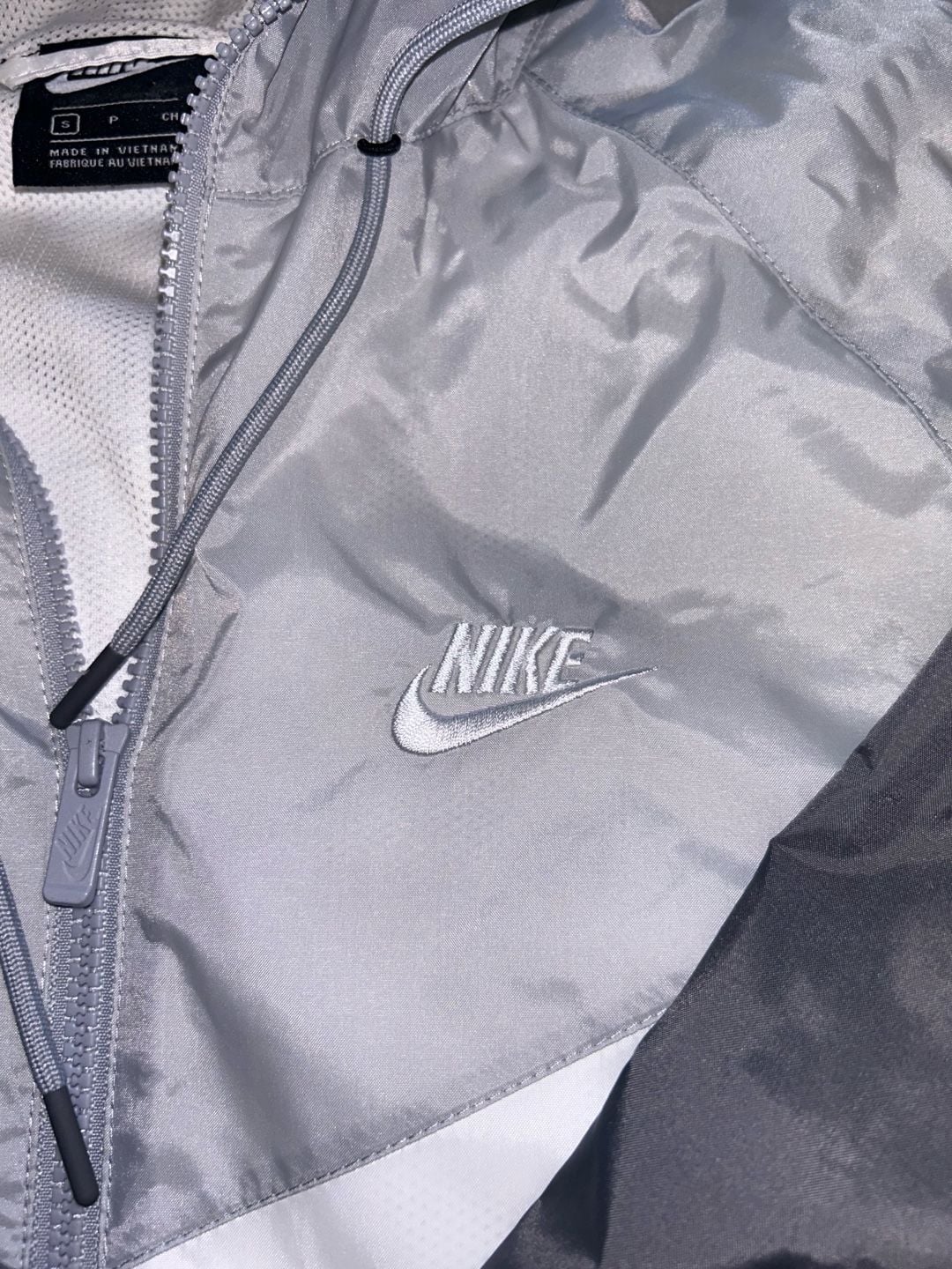 Mens Nike Windbreaker Jacket Size small White Black Hooded Windbreaker 4
