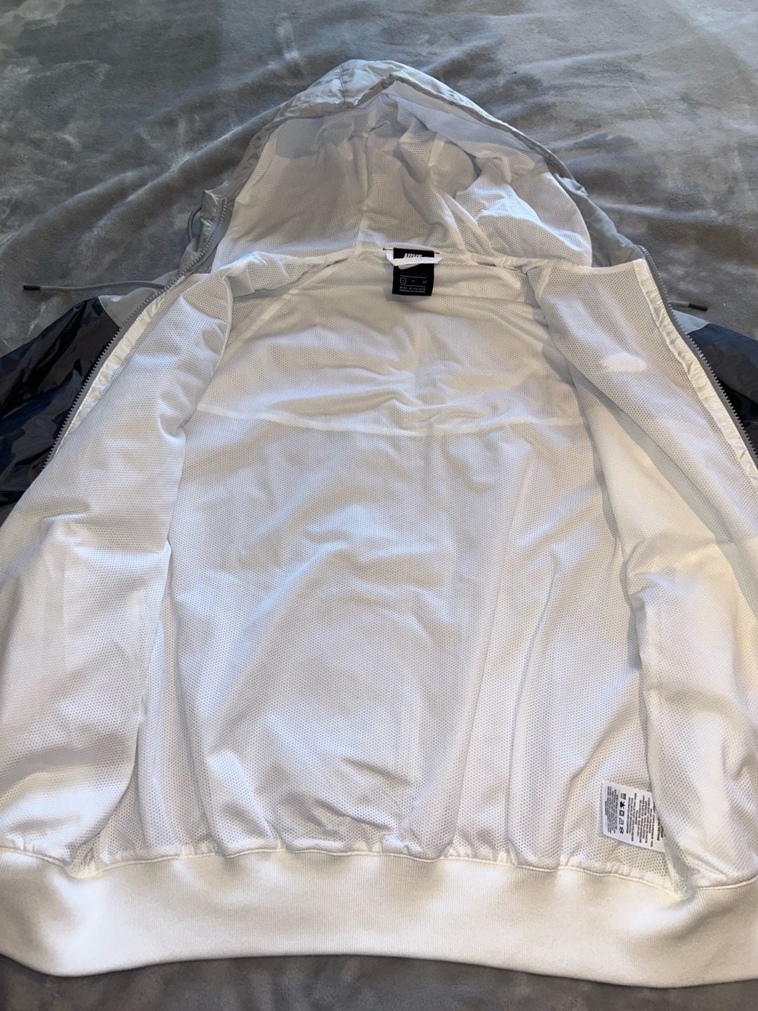 Mens Nike Windbreaker Jacket Size small White Black Hooded Windbreaker 8