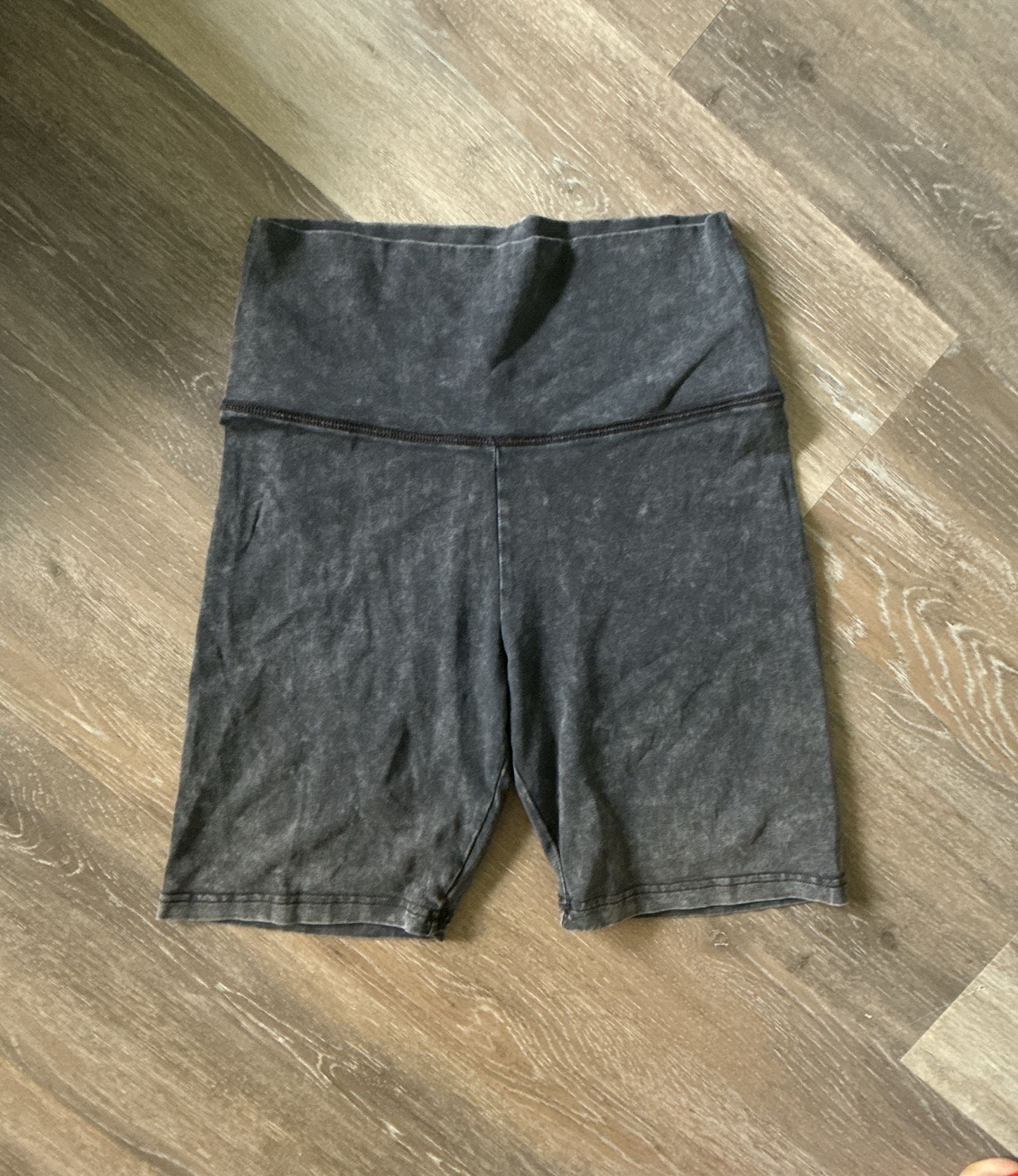 Arie Acid Wash Denim Biker Shorts Dark Gray High Waist 2