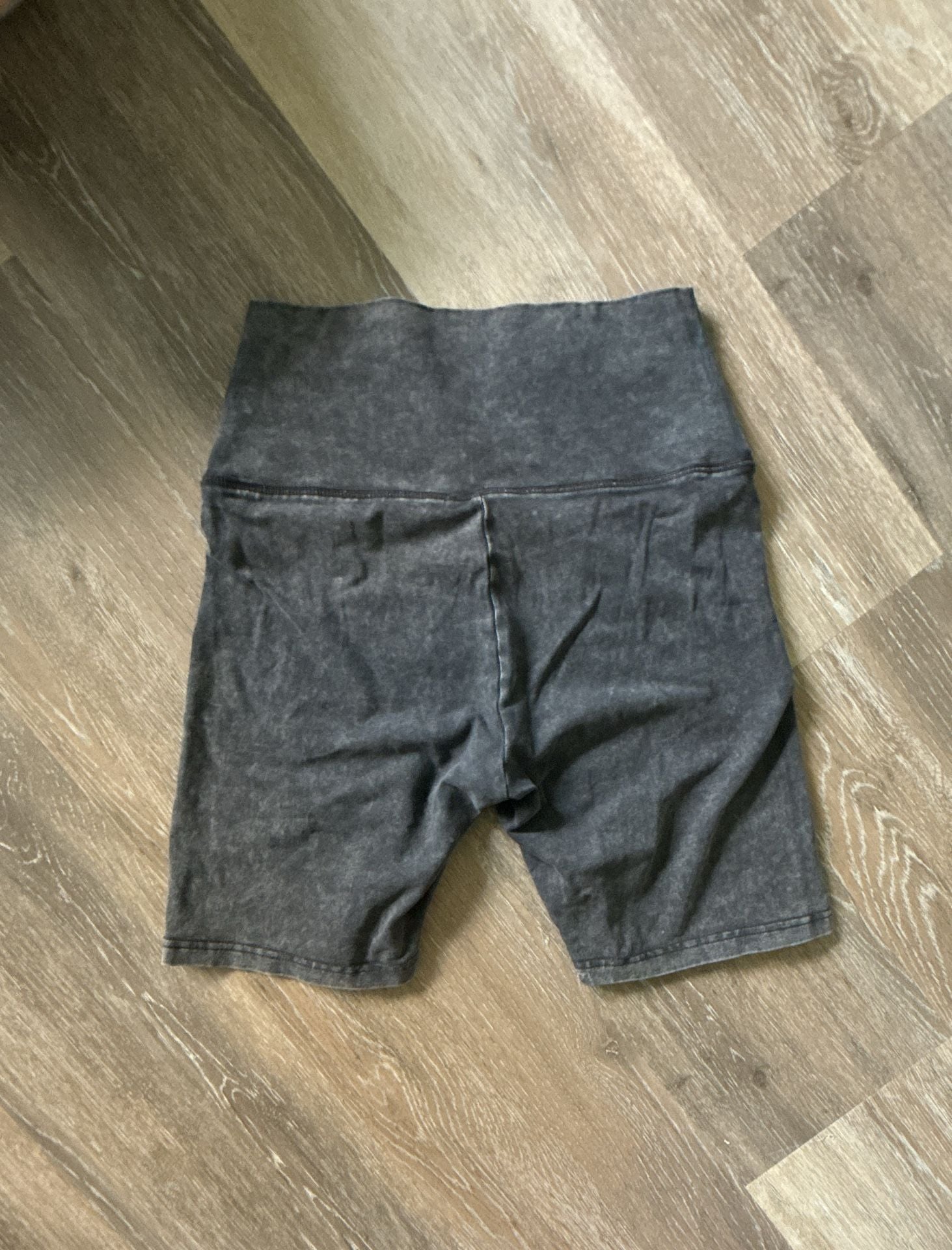 Arie Acid Wash Denim Biker Shorts Dark Gray High Waist 4