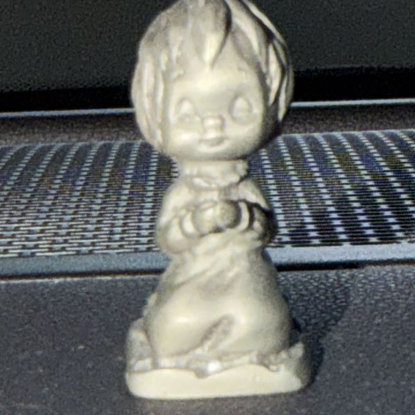 Hallmark Little Gallery Fine Pewter Praying Child Figurine
