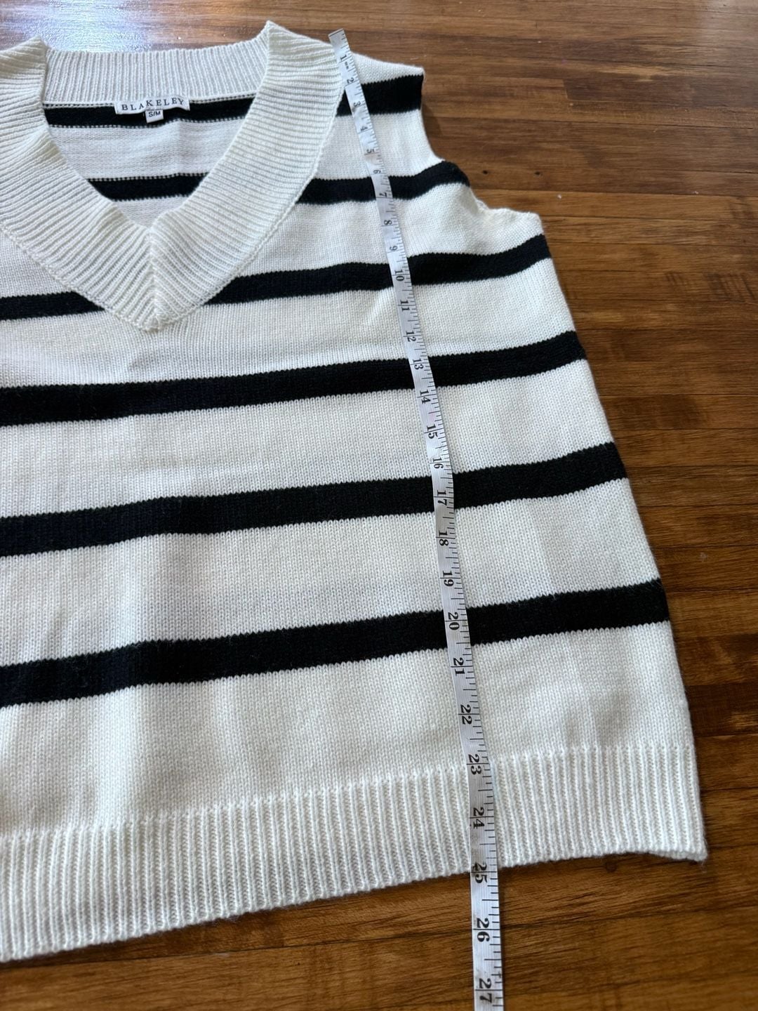 Blakeley Sweater Vest Size S/M Black White Stripe V-Neck (n1) 3