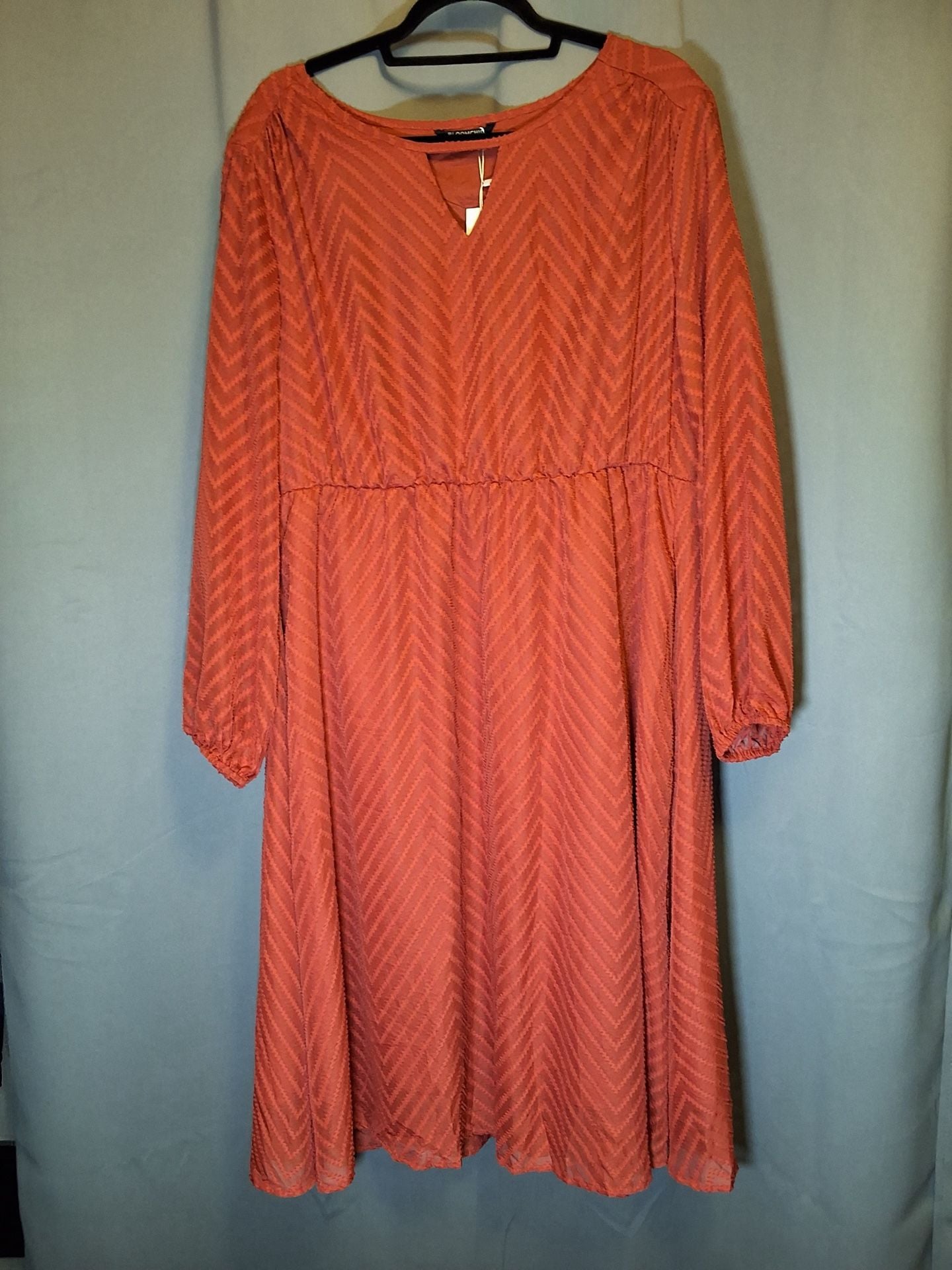 BloomChic Keyhole Textured Ruffles Dress Plus Size 2X 18-20 with Pockets 3