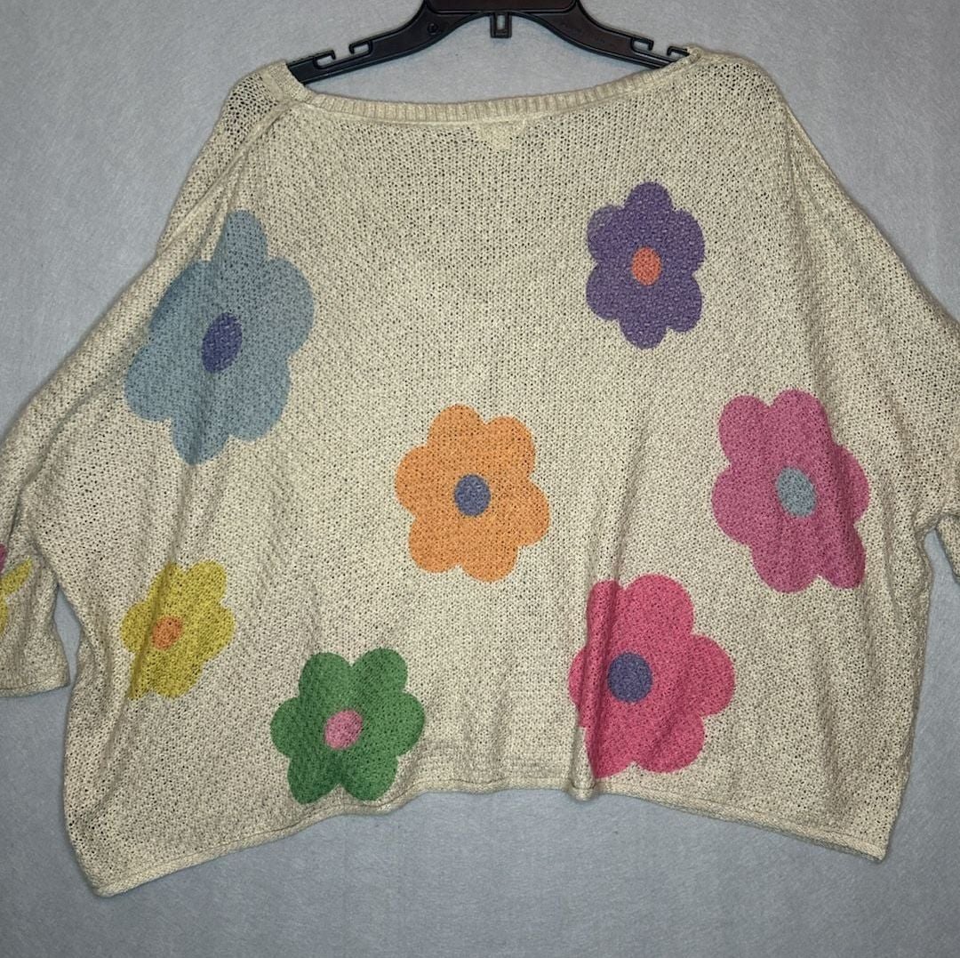POL Groovy For You V-Neck Flower Print Top In Ivory Size S 4