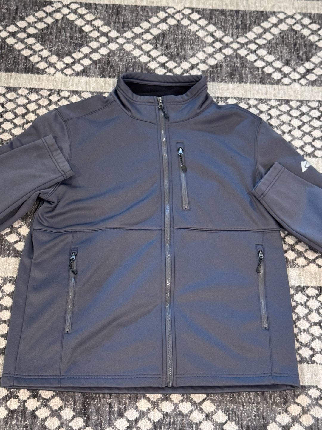 Ozark Trail Men's Softshell Jacket Size M Gray Outdoor Gear 4