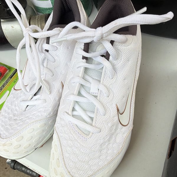 Nike Hyperdiamond 2 Pro Size 8 White Cleats