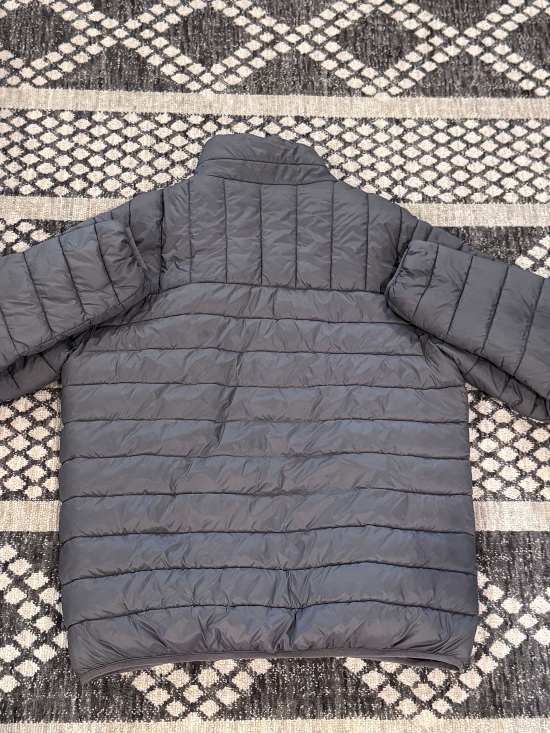 IZOD Men's Puffer Jacket Size M Gray Quilted Full Zip Coat with Pockets 8