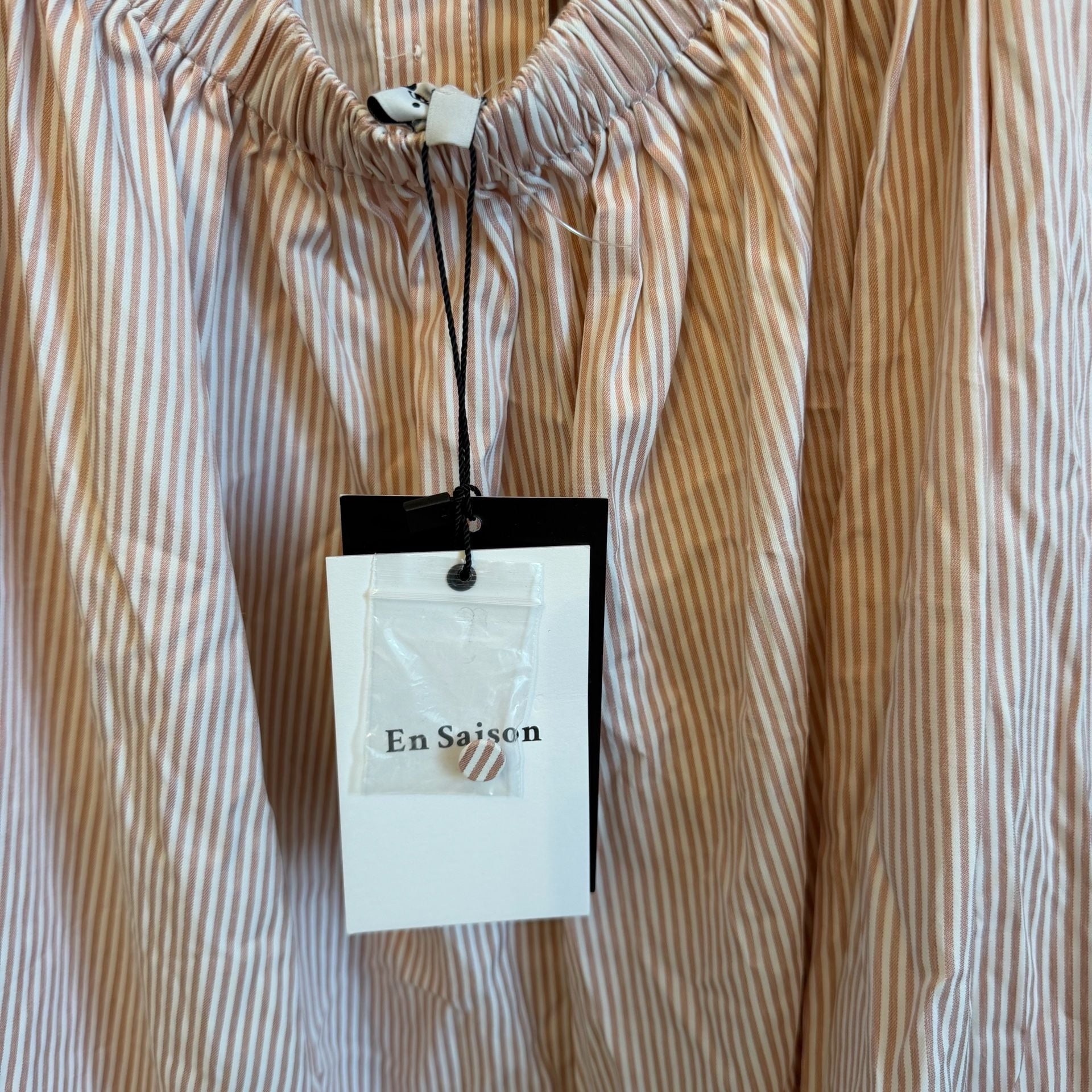 En Saison Stripe Maxi Dress Size M Tan White Ruffle Flutter Sleeve 7