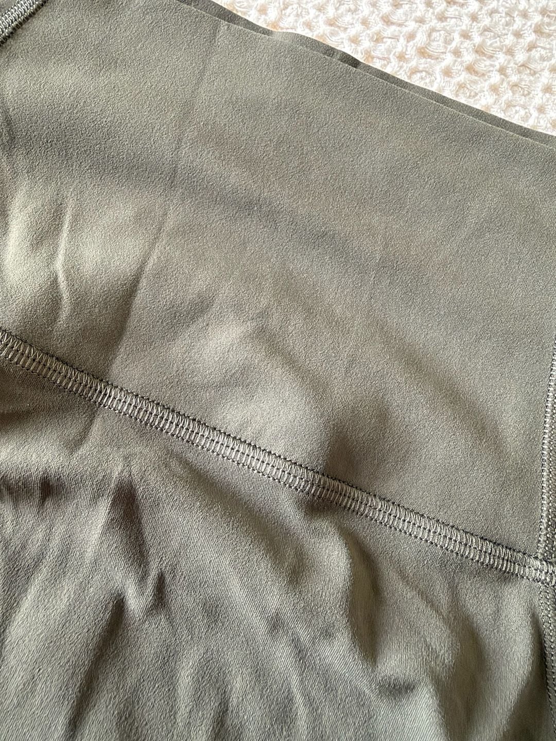 Lululemon Nulu Slim Fit High Rise Midi Skirt Size 2 Dark Olive LW8AH0S 9