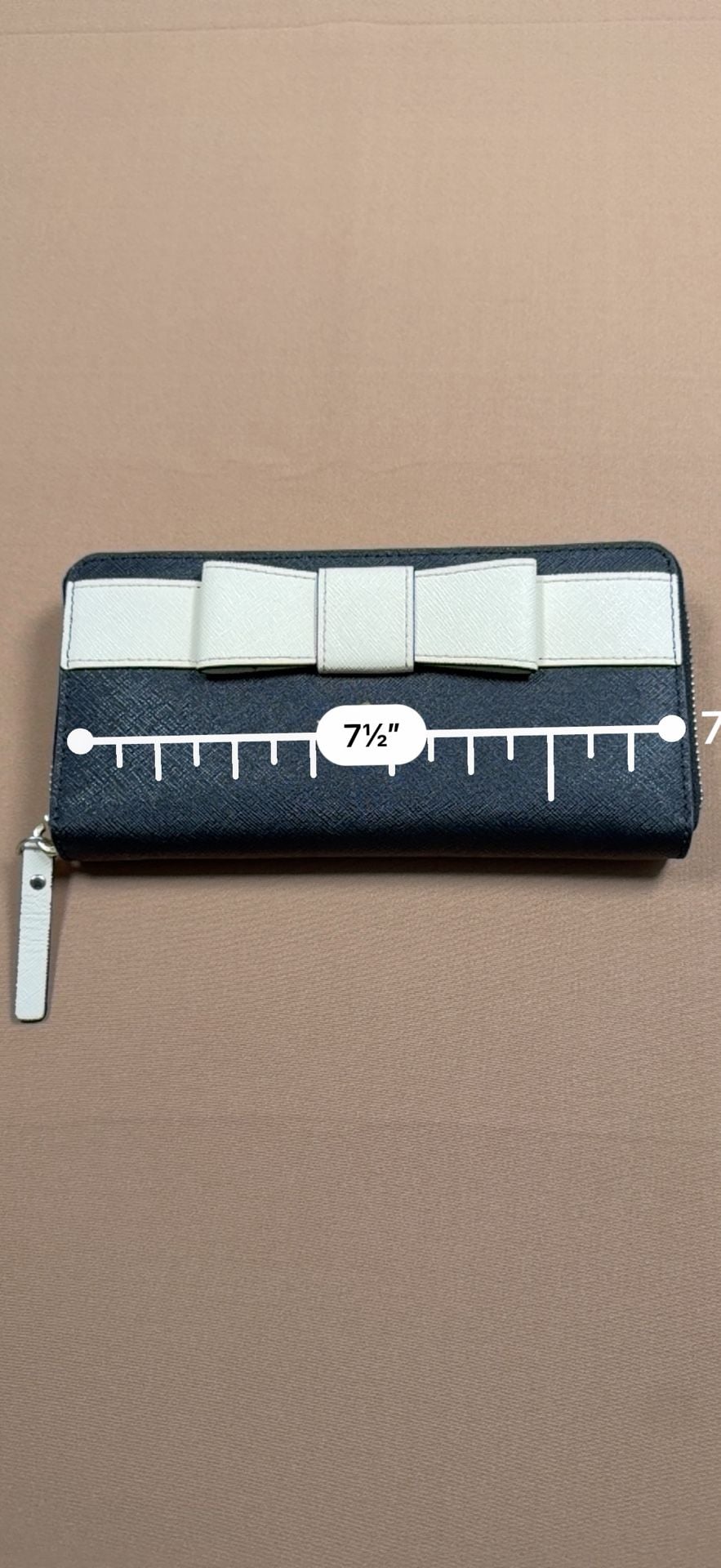 Kate Spade Navy Blue and White Bow Zip Around Wallet 10