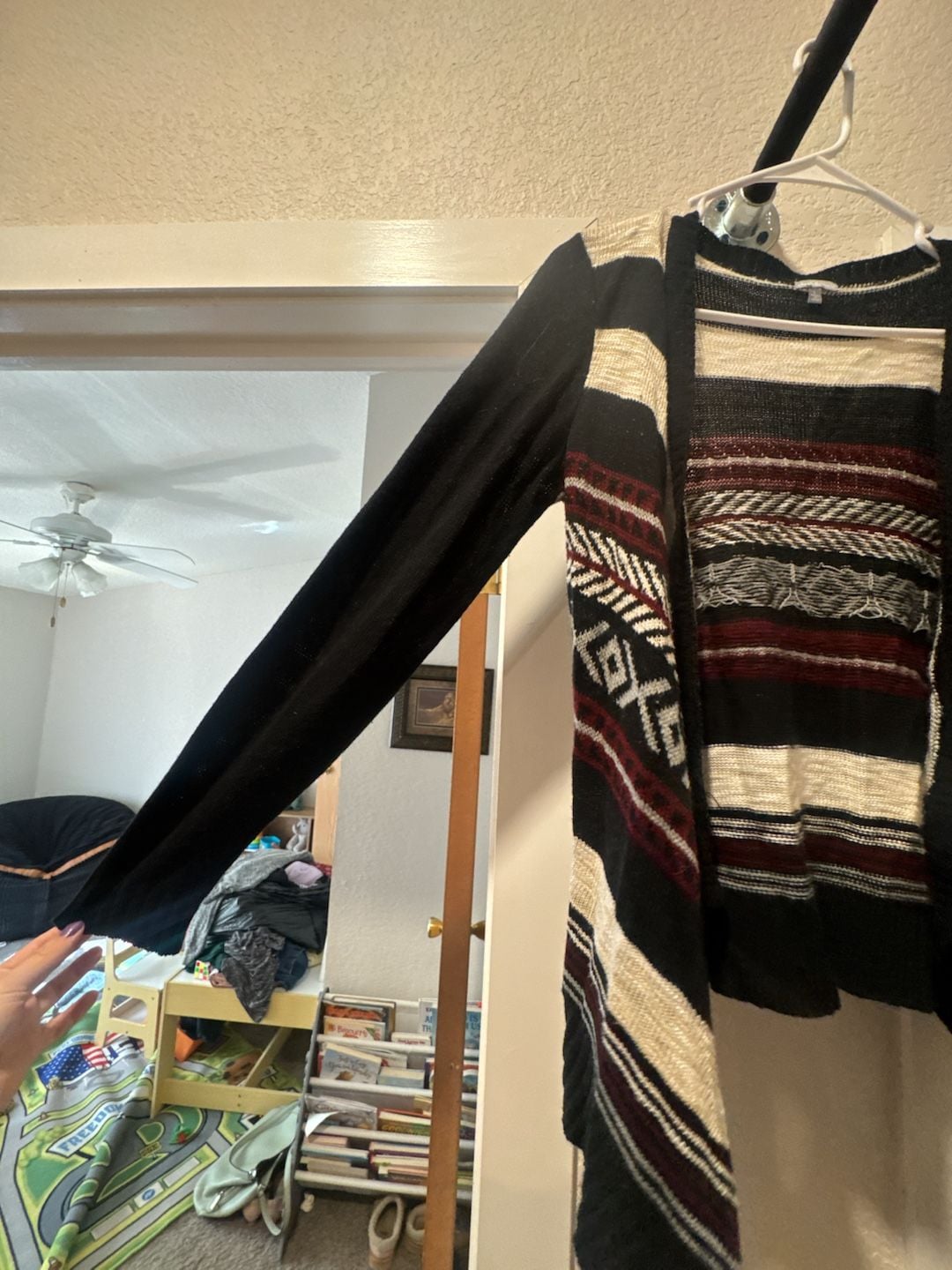 Charlotte Russe Aztec Open Cardigan Size L Black Red White 4