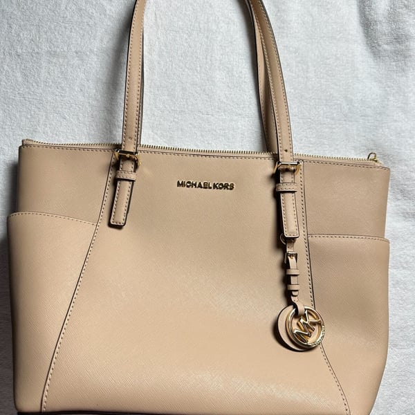 Michael Kors Jet Set East West Top Zip Tote Bag Beige Leather