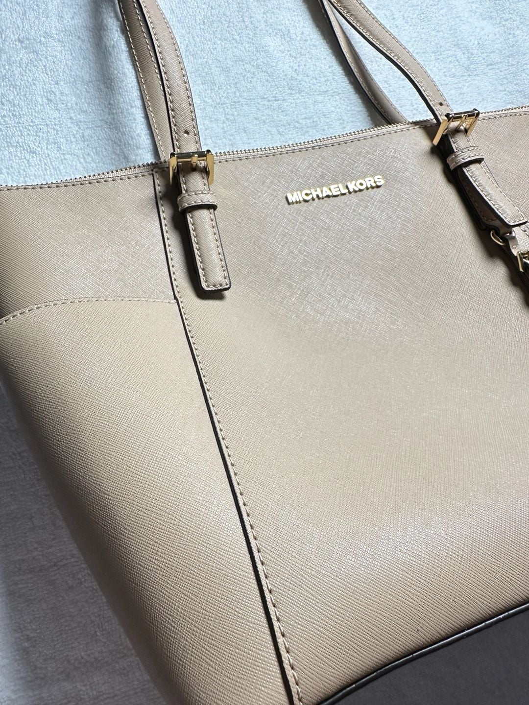 Michael Kors Jet Set East West Top Zip Tote Bag Beige Leather 4