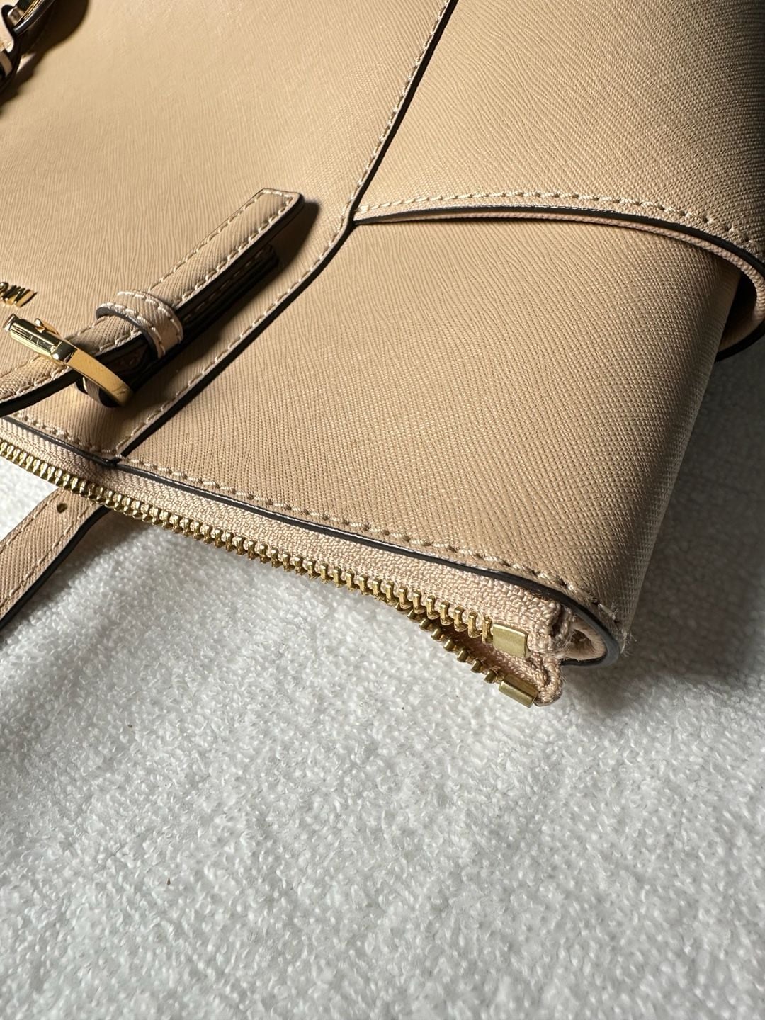 Michael Kors Jet Set East West Top Zip Tote Bag Beige Leather 6