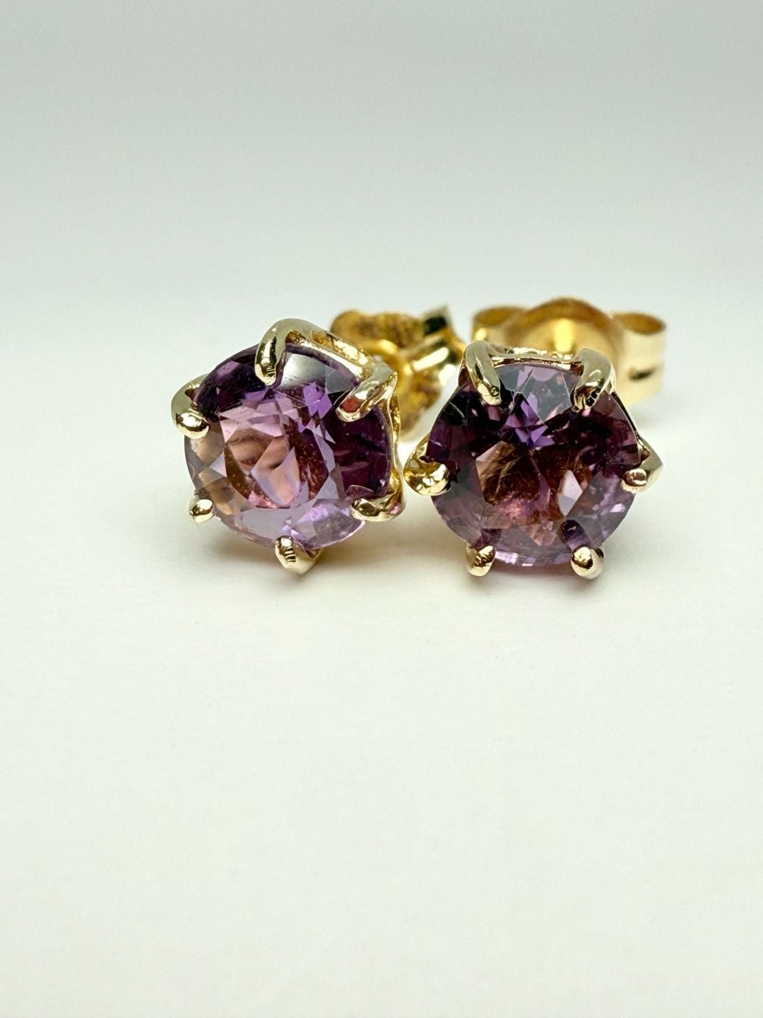 14K Solid Yellow Gold Amethyst Round Prong Stud Earrings Purple February 2