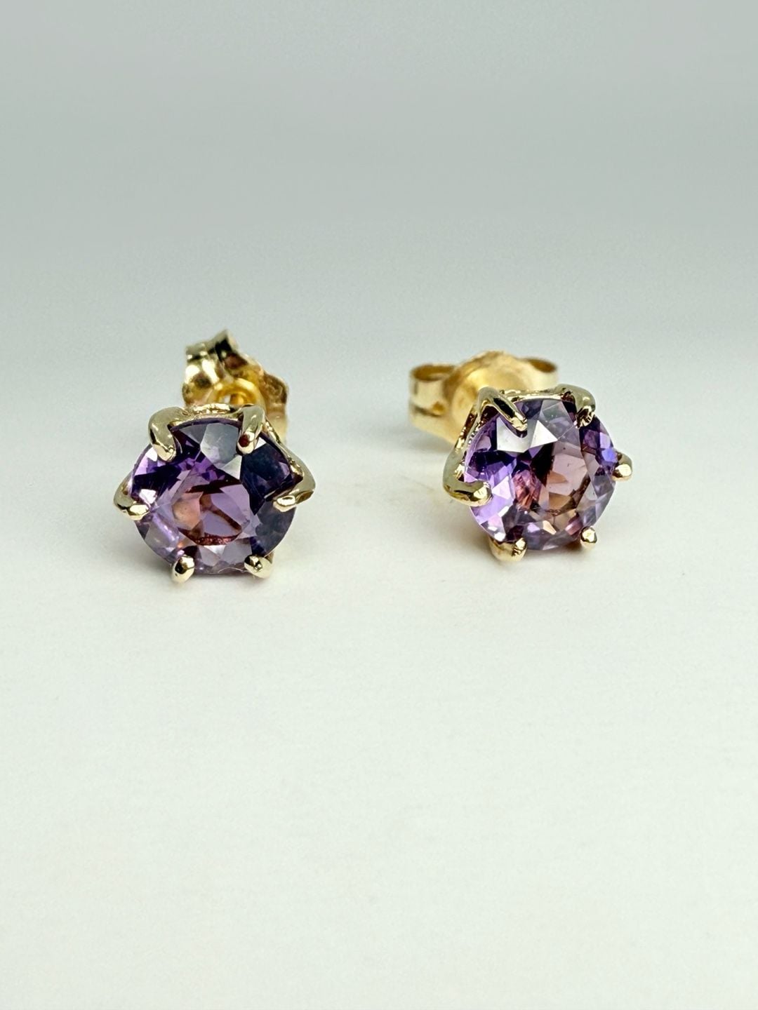 14K Solid Yellow Gold Amethyst Round Prong Stud Earrings Purple February 3