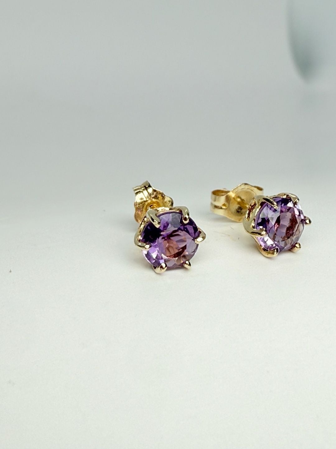14K Solid Yellow Gold Amethyst Round Prong Stud Earrings Purple February 5