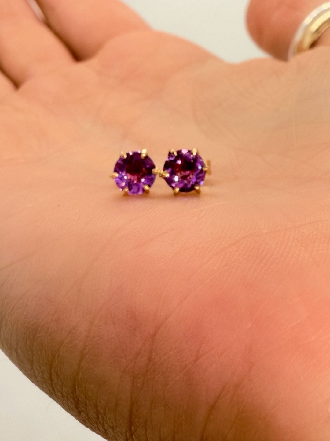 14K Solid Yellow Gold Amethyst Round Prong Stud Earrings Purple February 7