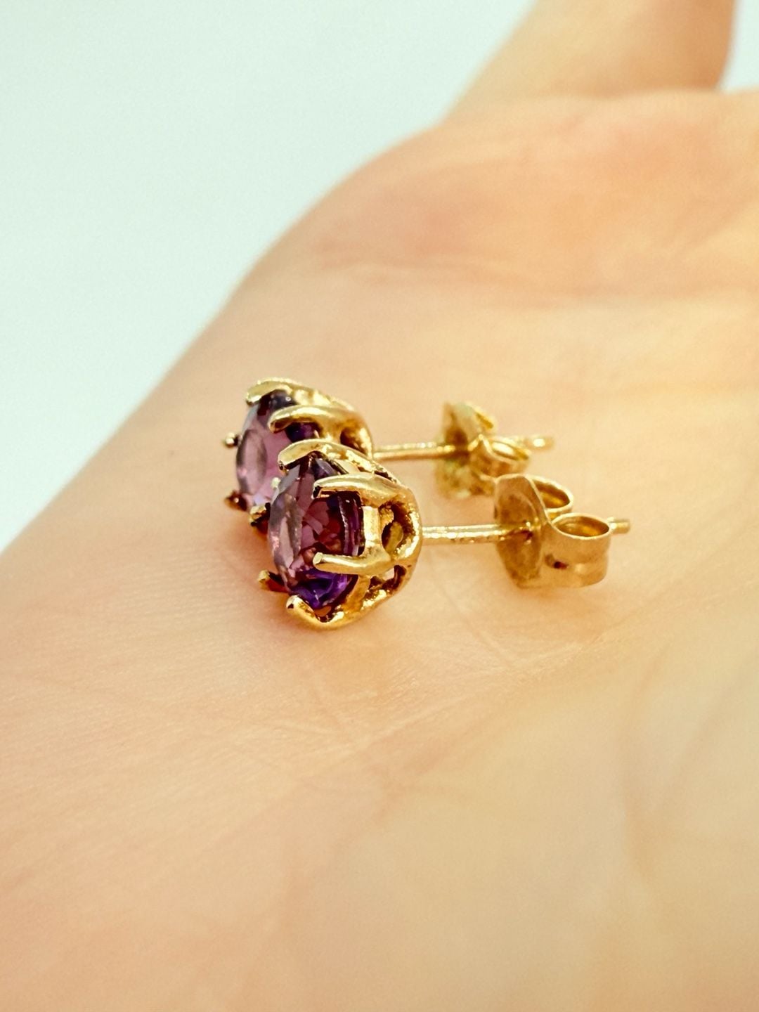14K Solid Yellow Gold Amethyst Round Prong Stud Earrings Purple February 9