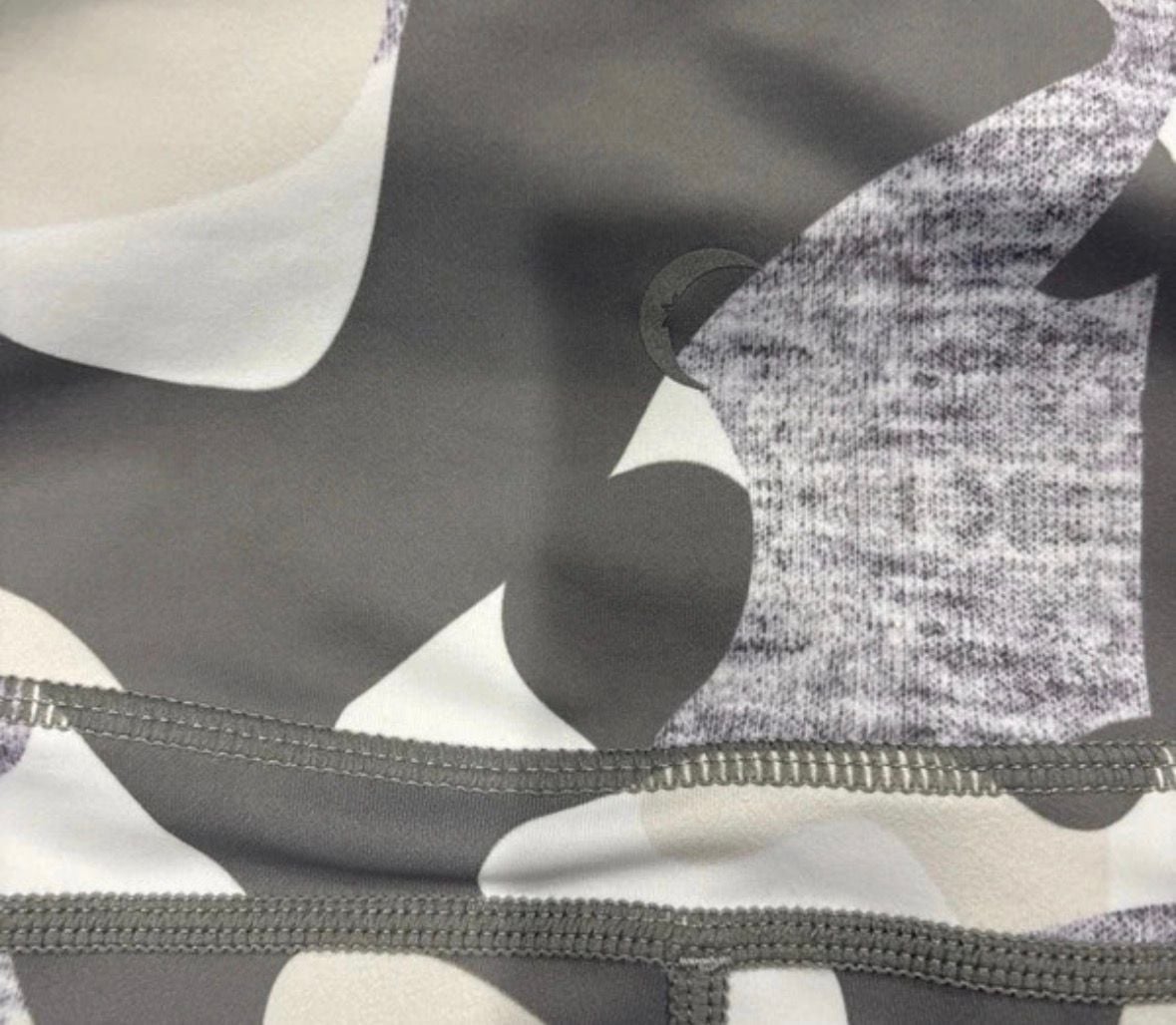 Zyia Active Camo Light n Tight Capri Size 6-8 Gray White Pocket Leggings 4