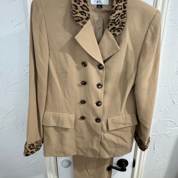 Kasper for A.S.L. Leopard Camel Faux Fur Trim Suit Size 8