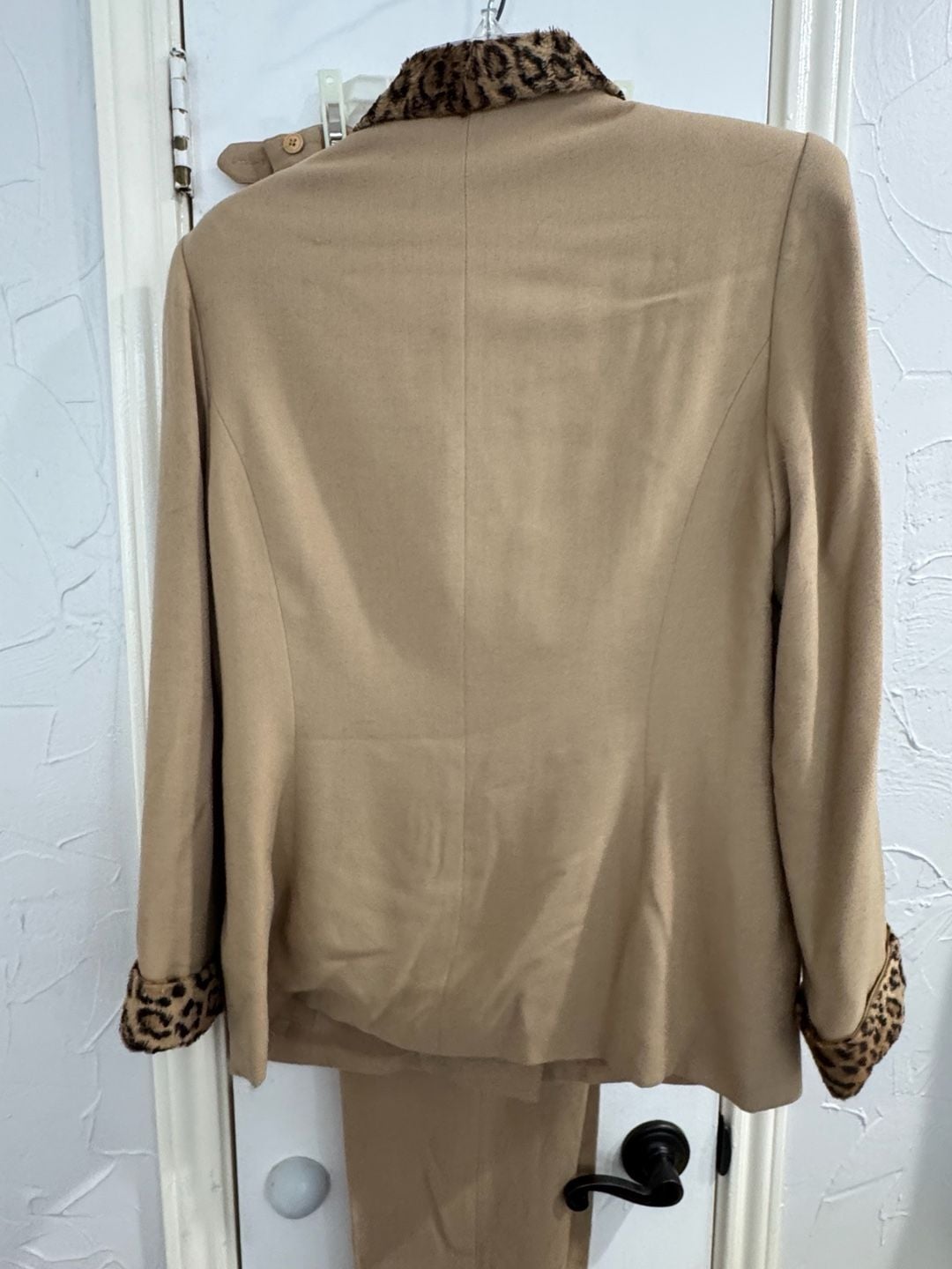 Kasper for A.S.L. Leopard Camel Faux Fur Trim Suit Size 8 4
