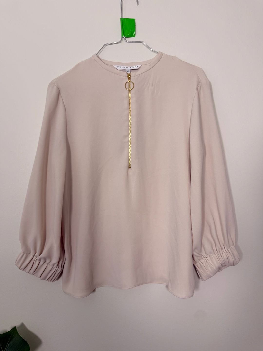 Trina Turk Blouse Size XS Pink V-Neck Long Sleeve Bell Sleeve Top 3