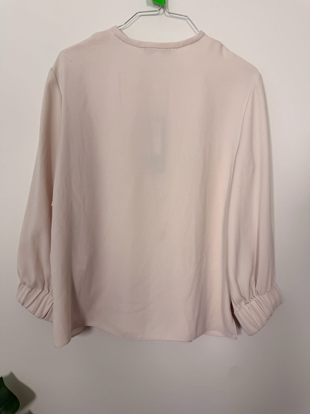 Trina Turk Blouse Size XS Pink V-Neck Long Sleeve Bell Sleeve Top 11
