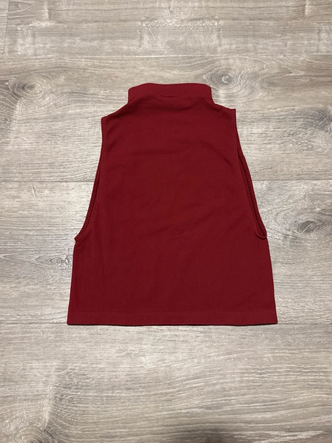 Farm Rio Mock Neck Sleeveless Tank Top Size U / MediumBurgundy Ribbed 3