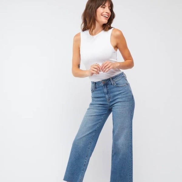 Oliver Logan Aberdeen High Rise Wide Leg Crop Jeans - Size 31 EUC