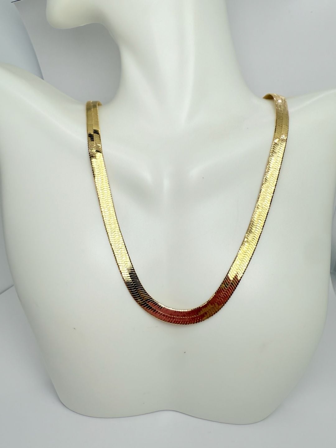 Gold Tone Herringbone Chain Necklace 18 Inches 8
