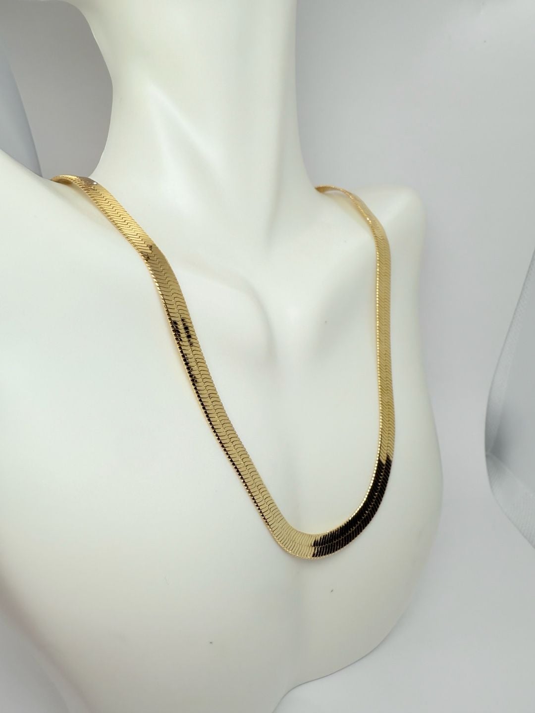 Gold Tone Herringbone Chain Necklace 18 Inches 9