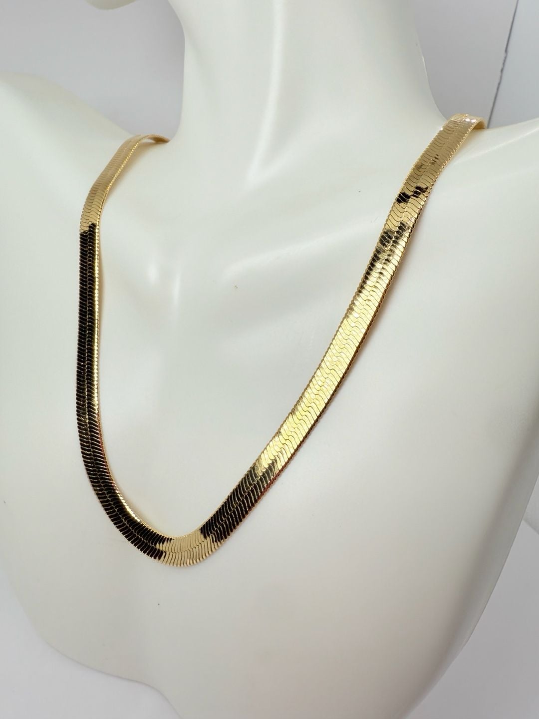 Gold Tone Herringbone Chain Necklace 18 Inches 10